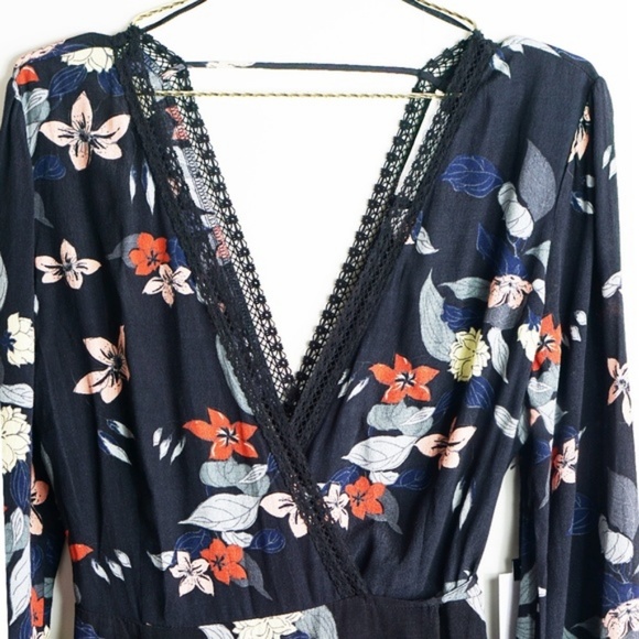 ASTR The Label Floral Wrap Long Sleeve Dress L - Picture 3 of 7